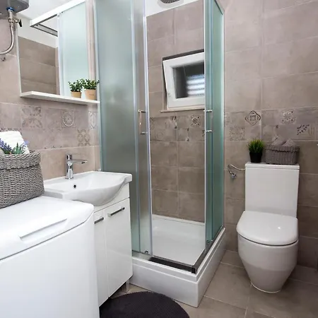 Villa Fides With Private Pool, Garden And Sea View Kaštel Novi