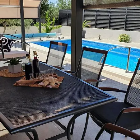 Villa Fides With Private Pool, Garden And Sea View