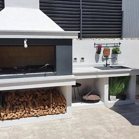 Fides With Private Pool, Garden And Sea View * Kaštel Novi