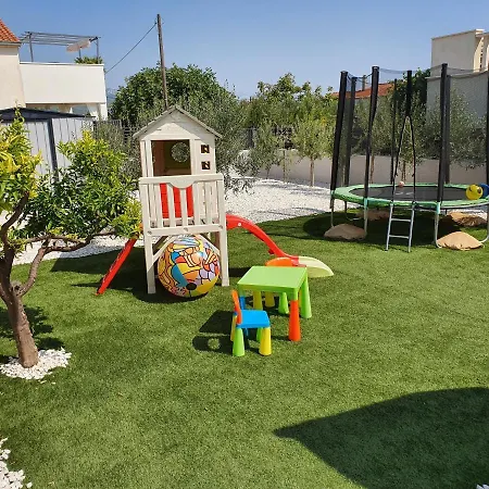 Fides With Private Pool, Garden And Sea View Villa *