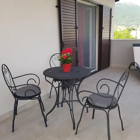 Fides With Private Pool, Garden And Sea View * Kaštel Novi